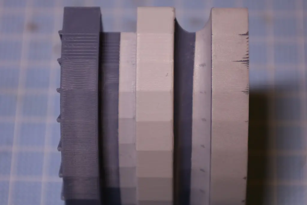 3Dプリンターの積層痕を消すにはスプレーパテ！紙やすりと組み合わせれ